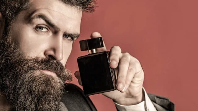 Jak otworzyć perfumy bez problemów – sprawdzone sposoby na trudności