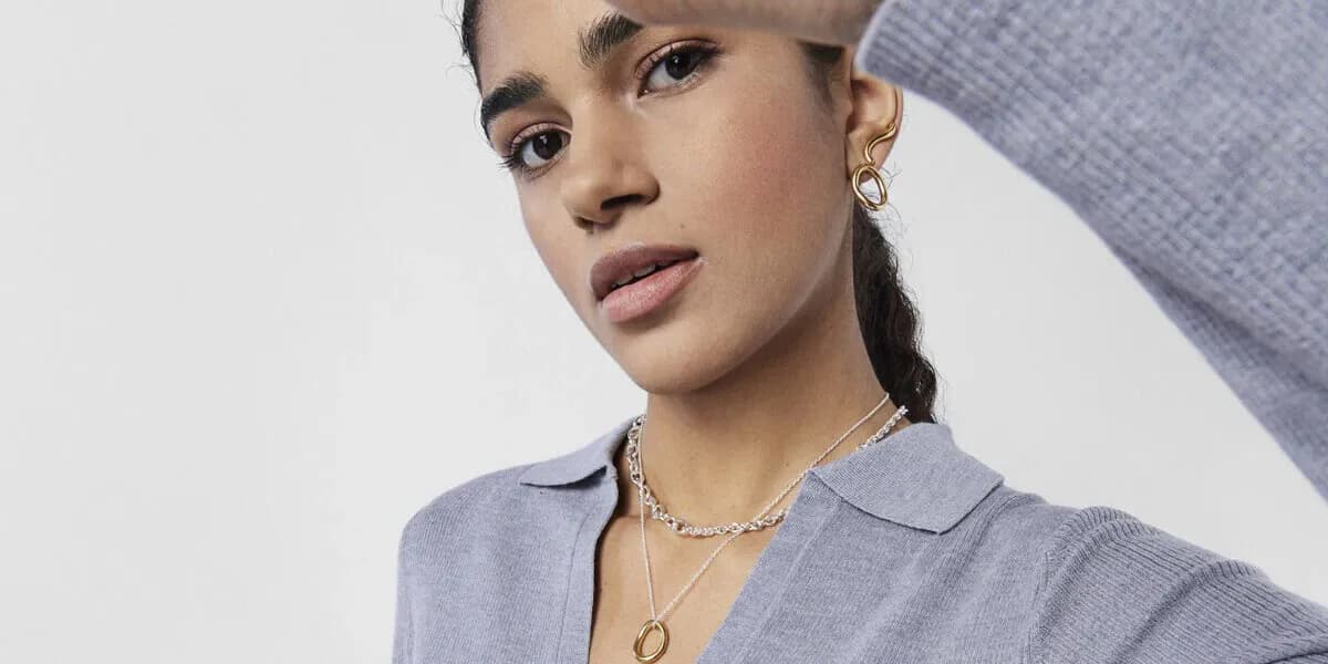 Złoto czy srebro typ urody – co wybrać dla idealnego wyglądu?