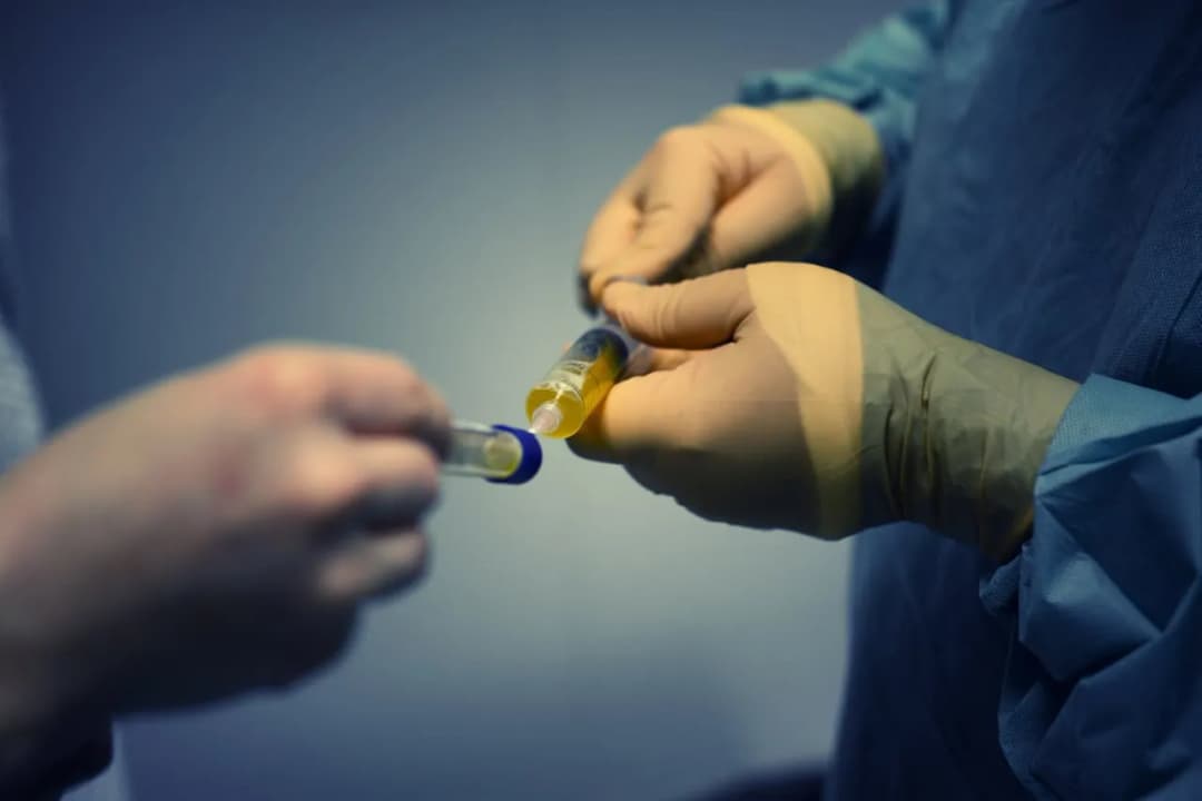 Czy wstrzykiwanie kwasu hialuronowego jest bezpieczne? Sprawdź ryzyko.