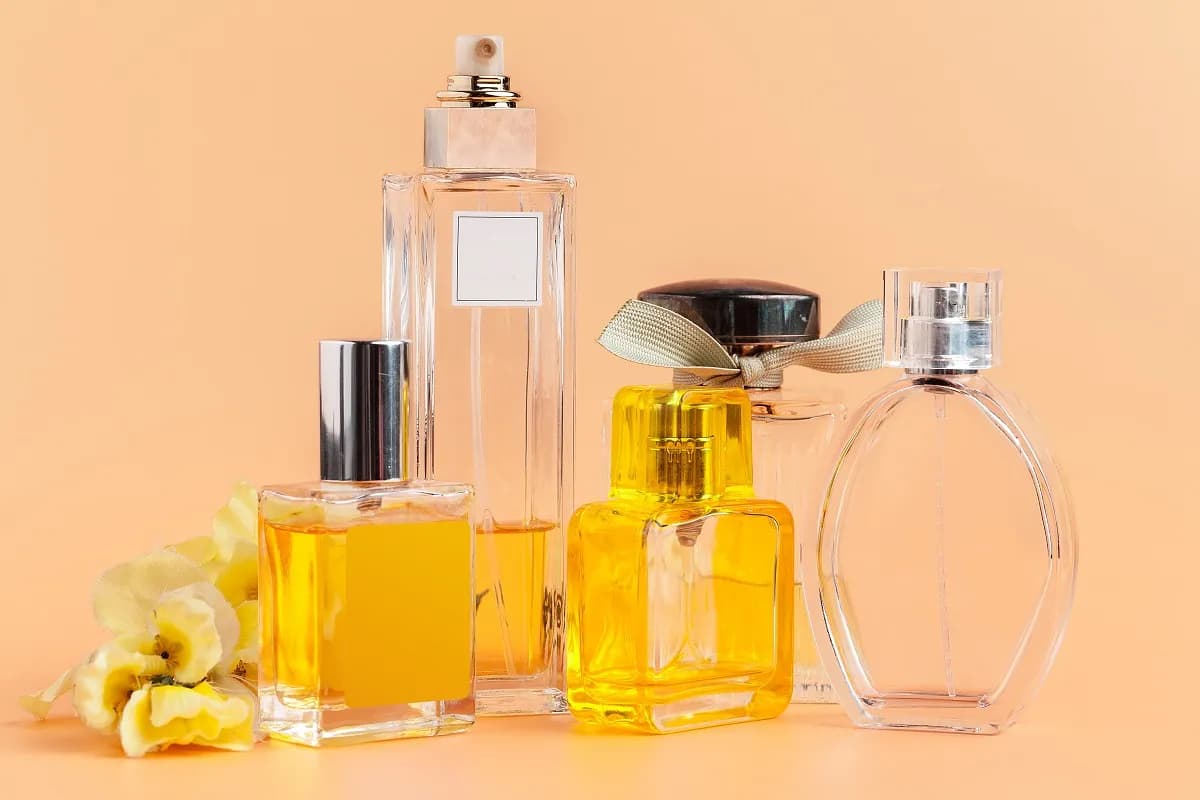 Woda toaletowa czy perfumowana - która lepsza na codzień i na okazje?