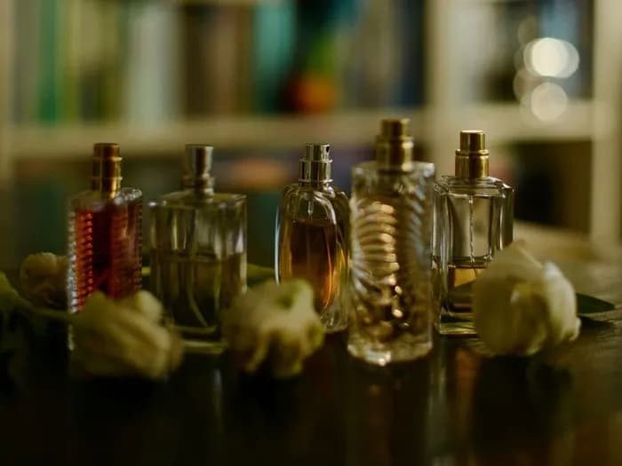 Czy woda toaletowa jest trwała? Odkryj sekrety jej zapachu