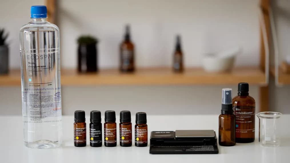 Jak zrobić perfumy na alkoholu - krok po kroku i najlepsze porady